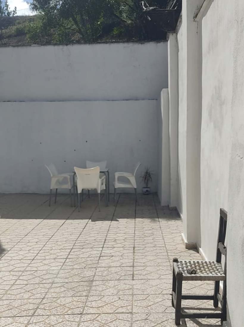 Casa con cochera, gran patio y Terraza.